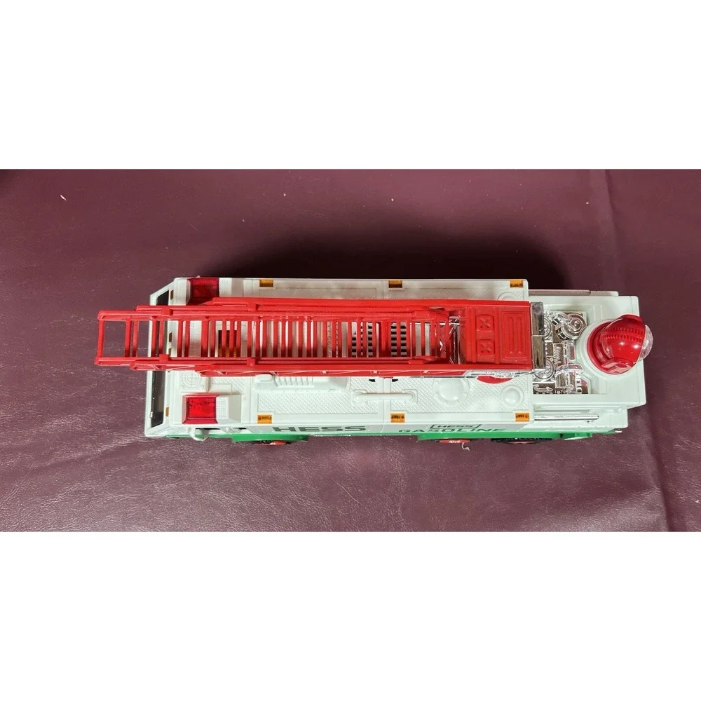 Hess Toy Truck 1996 Emergency Truck and Ladder with‎ Lights and Sirens Works